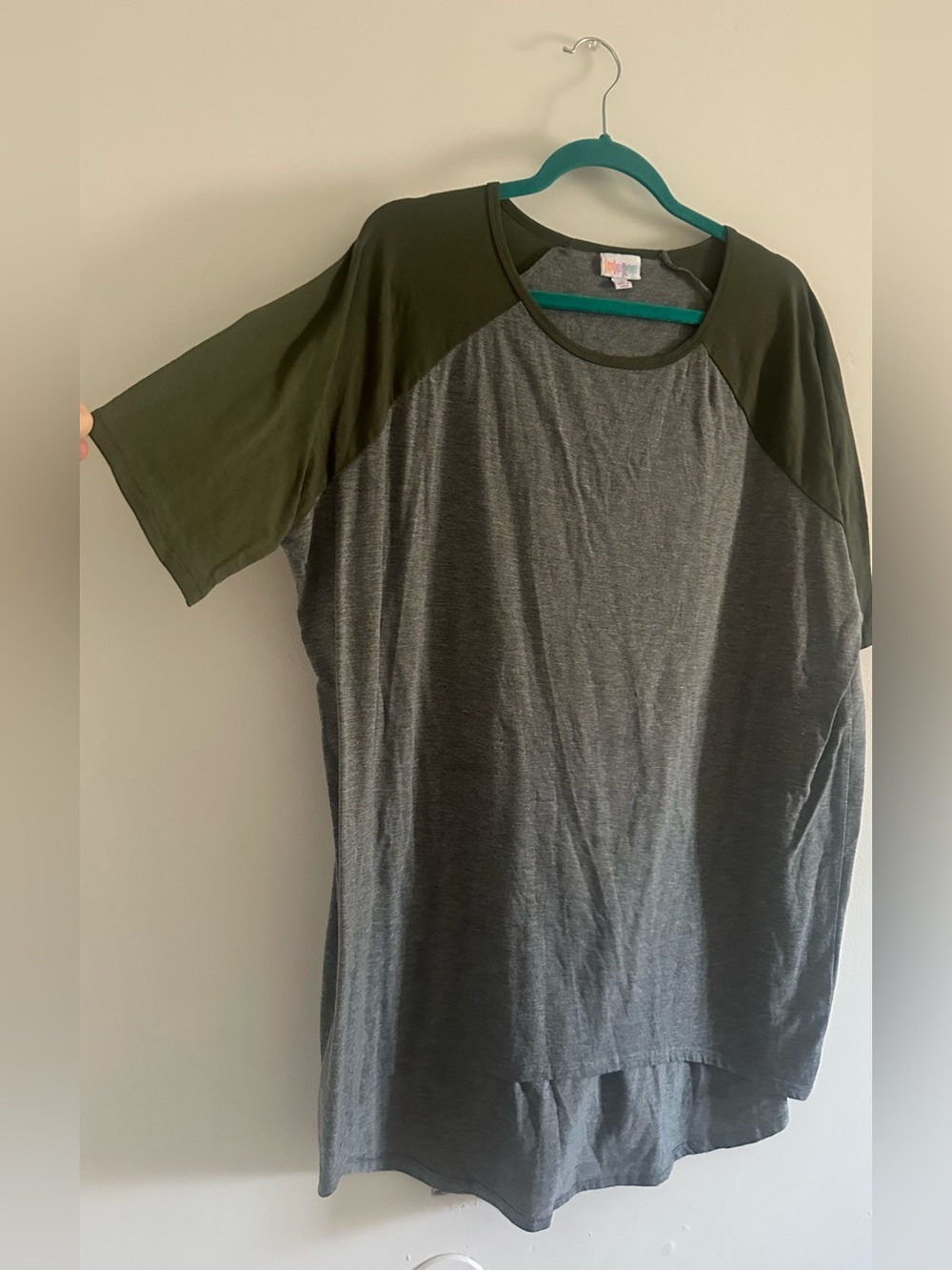 LuLaRoe Medium Two-Tone Tee - Olive Green & Charcoal Gray